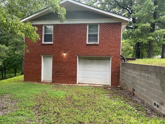 108 Meadowbrook Dr, Clarksville, TN 37042