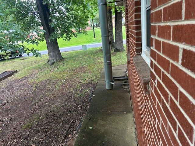 108 Meadowbrook Dr, Clarksville, TN 37042