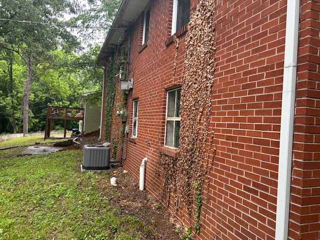 108 Meadowbrook Dr, Clarksville, TN 37042
