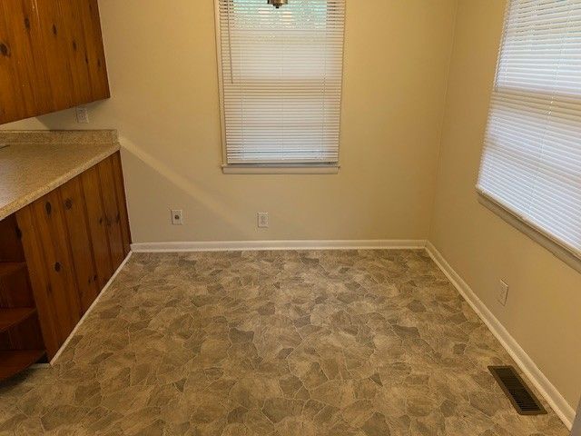 108 Meadowbrook Dr, Clarksville, TN 37042