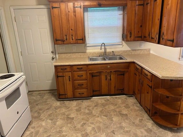 108 Meadowbrook Dr, Clarksville, TN 37042