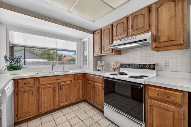 151 WHITE OAK CIRCLE, Maitland, FL 32751