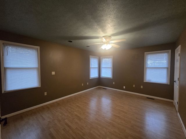 1754 Keyes Rd, Greenbrier, TN 37073