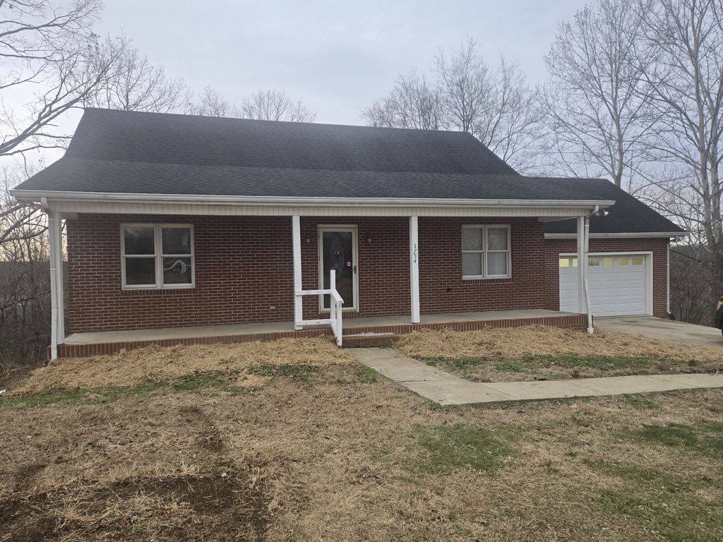 1754 Keyes Rd, Greenbrier, TN 37073