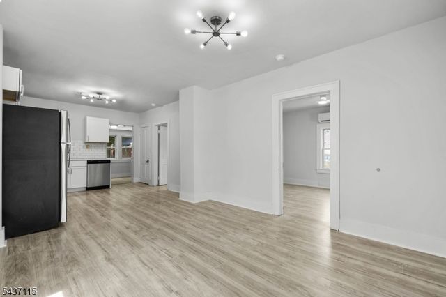 19 John Wilton St, Franklin Boro, NJ 07416