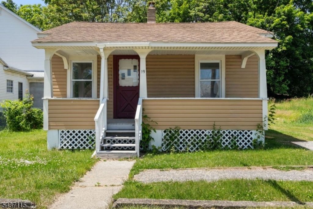 19 John Wilton St, Franklin Boro, NJ 07416