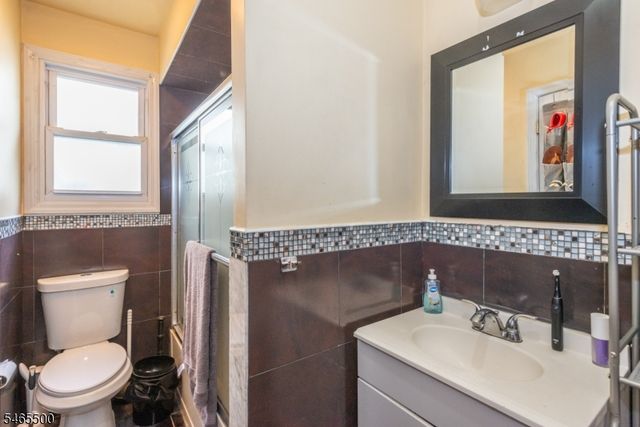 1 Alexander Ave, Wanaque Boro, NJ 07420