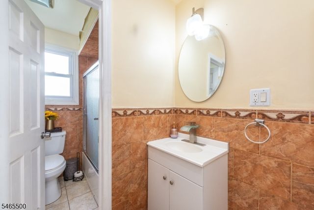 1 Alexander Ave, Wanaque Boro, NJ 07420