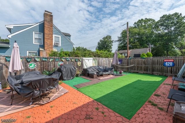 1 Alexander Ave, Wanaque Boro, NJ 07420