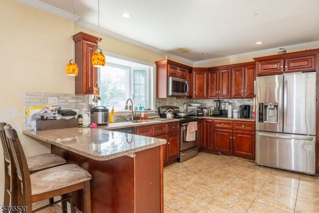 1 Alexander Ave, Wanaque Boro, NJ 07420