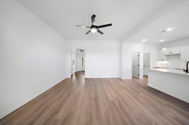 710 Blue Sky Place, Beasley, TX 77417