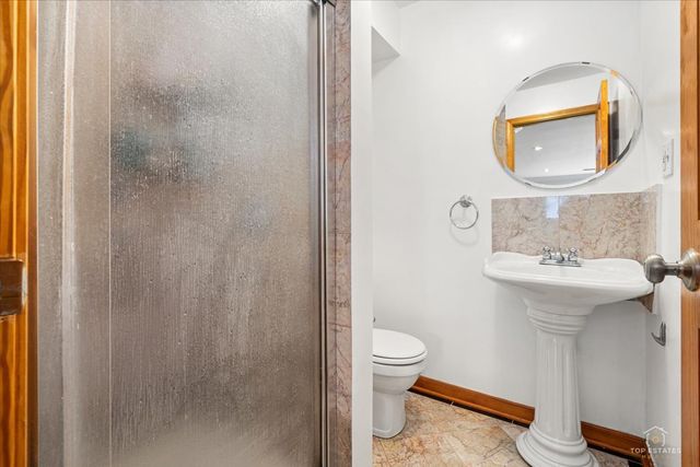 321 Hickory Lane, Schaumburg, IL 60193