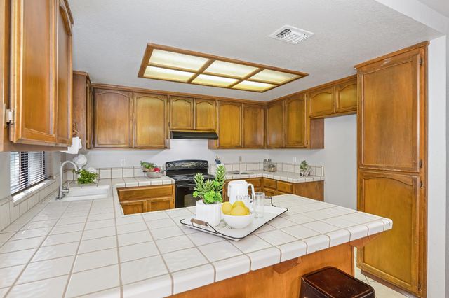 7452 Santa Susana Way, Fair Oaks, CA 95628