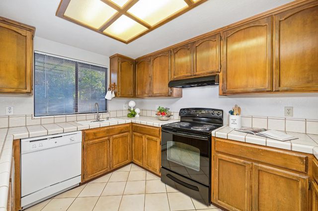 7452 Santa Susana Way, Fair Oaks, CA 95628