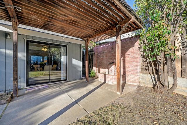 7452 Santa Susana Way, Fair Oaks, CA 95628