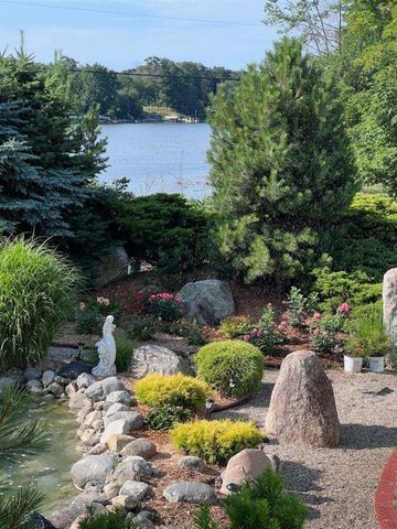 3975 Harbor Breeze Drive, Norton Shores, MI 49441