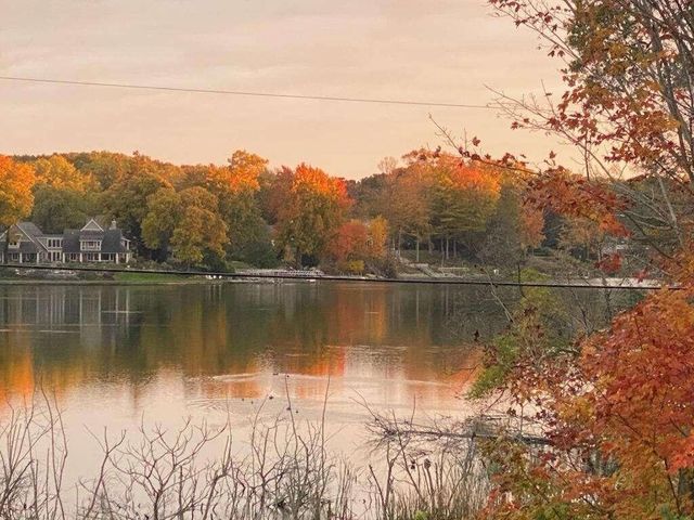 3975 Harbor Breeze Drive, Norton Shores, MI 49441