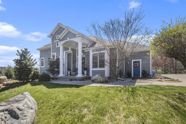 3975 Harbor Breeze Drive, Norton Shores, MI 49441