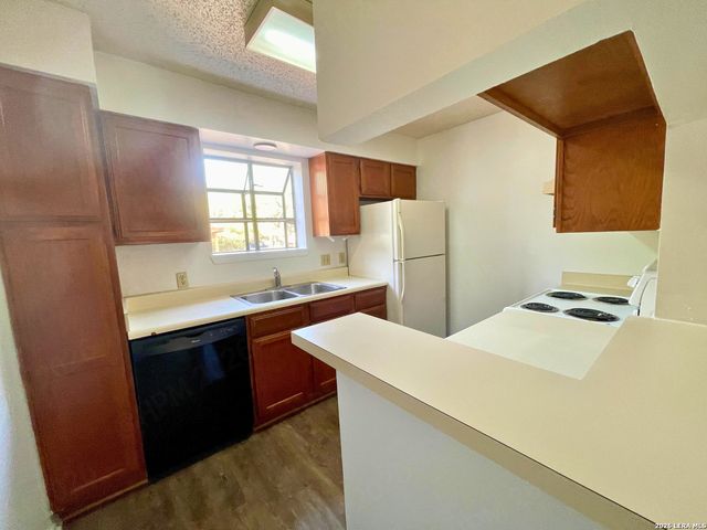 4212 Medical Dr Unit 1604, San Antonio, TX 78229