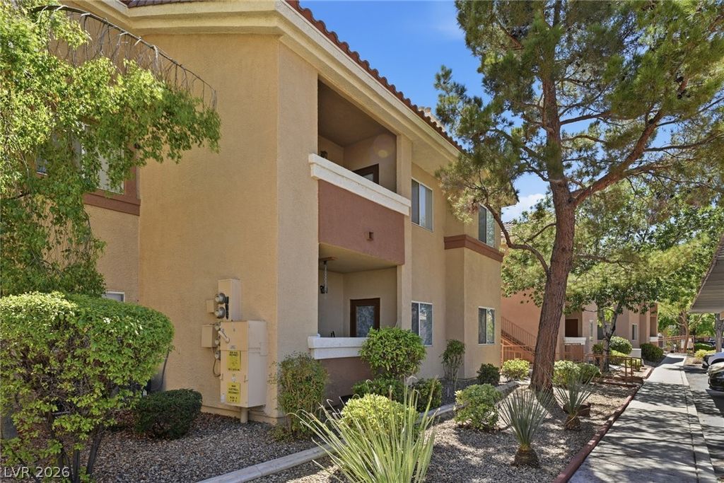 1050 East Cactus Avenue 2006, Las Vegas, NV 89183 — photo 2
