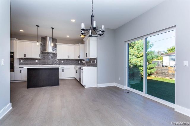 2023 Cecil Dr. Drive, Troy, MI 48083