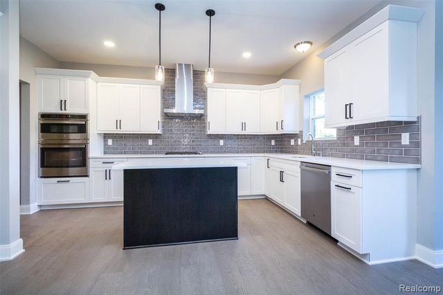 2023 Cecil Dr. Drive, Troy, MI 48083