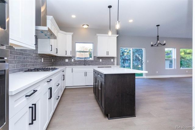 2023 Cecil Dr. Drive, Troy, MI 48083