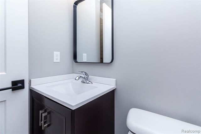 2023 Cecil Dr. Drive, Troy, MI 48083
