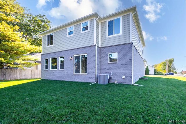 2023 Cecil Dr. Drive, Troy, MI 48083