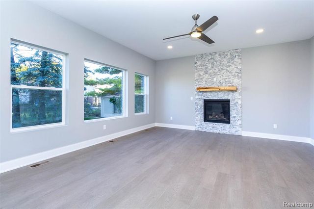2023 Cecil Dr. Drive, Troy, MI 48083