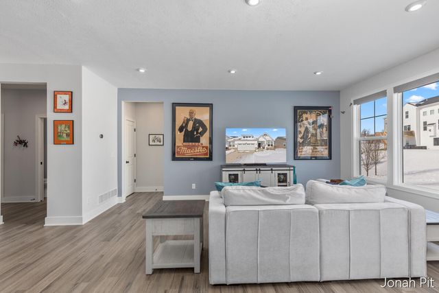 3093 Brayridge Drive, Jenison, MI 49428