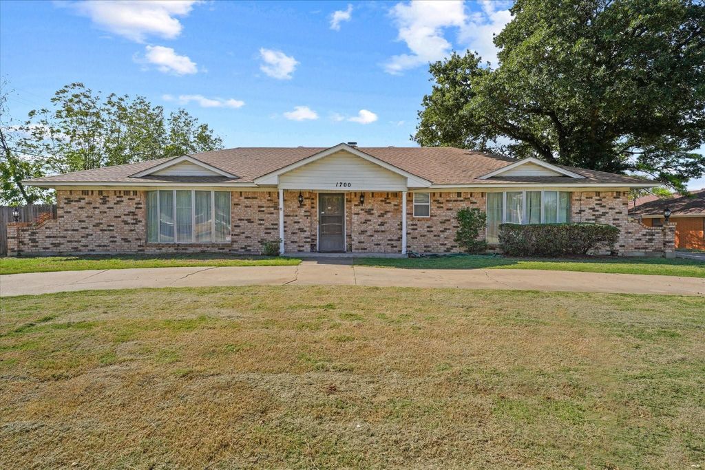1700 Northcrest Drive, Arlington, TX 76012 — photo 2