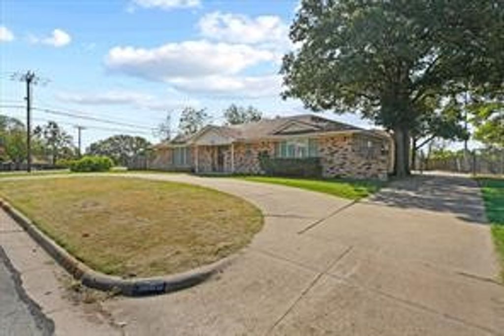 1700 Northcrest Drive, Arlington, TX 76012 — photo 4