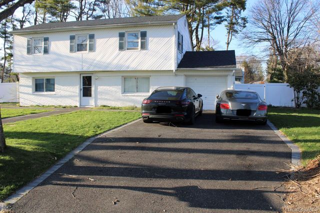 19 South Lane, Huntington, NY 11743