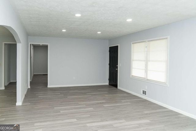 745 Kingsbridge Road, Carrollton, GA 30117