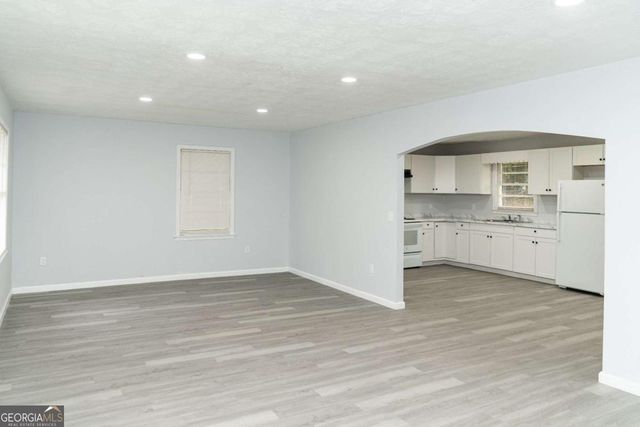 745 Kingsbridge Road, Carrollton, GA 30117