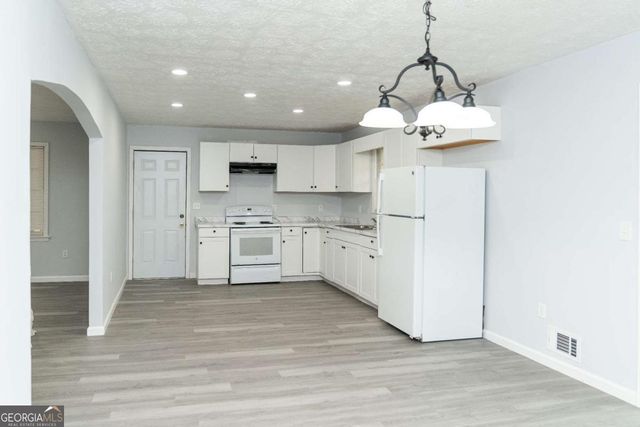 745 Kingsbridge Road, Carrollton, GA 30117