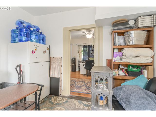 1492 PEARL St, Eugene, OR 97401