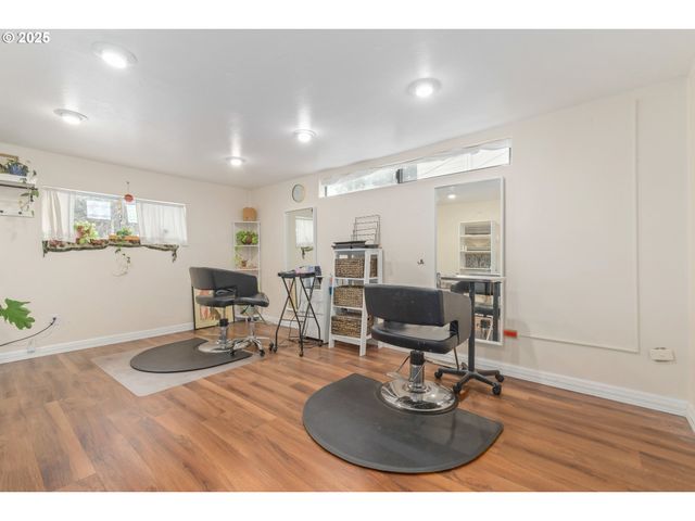 1492 PEARL St, Eugene, OR 97401