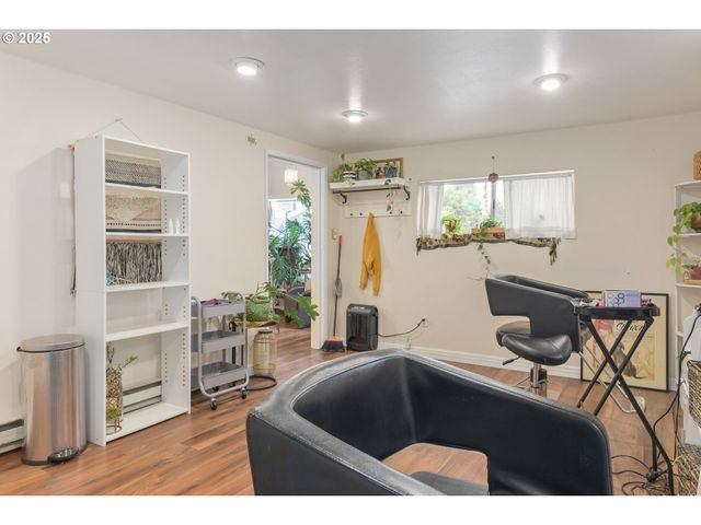 1492 PEARL St, Eugene, OR 97401