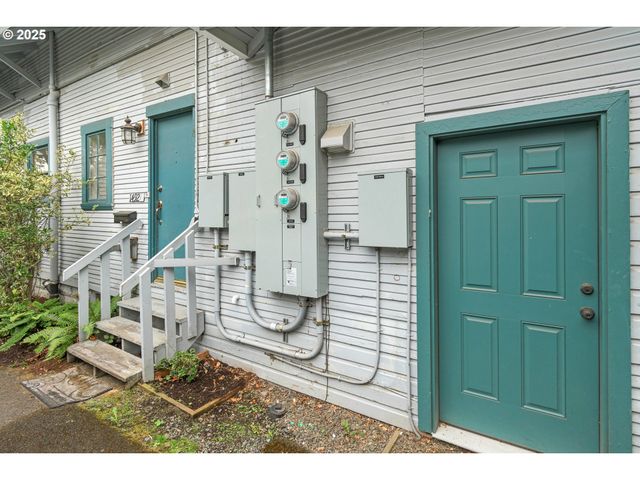 1492 PEARL St, Eugene, OR 97401