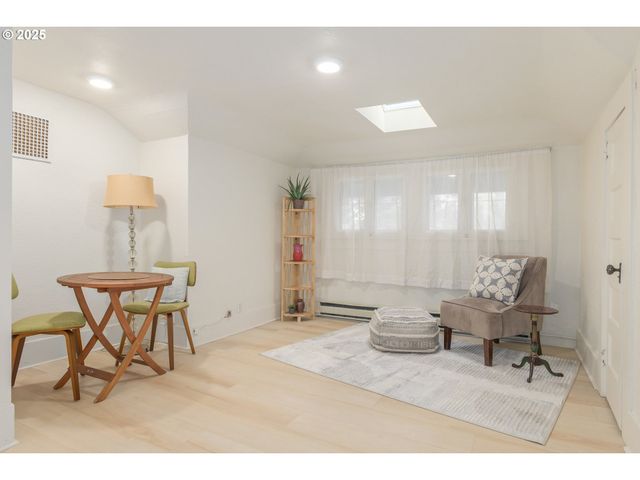 1492 PEARL St, Eugene, OR 97401