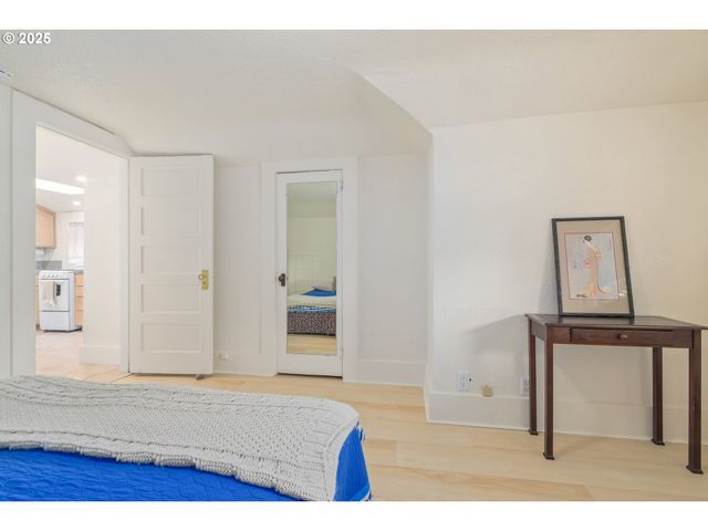 1492 PEARL St, Eugene, OR 97401