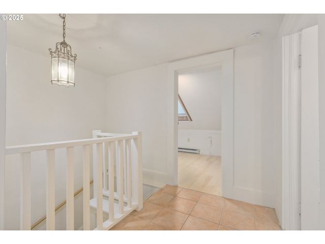 1492 PEARL St, Eugene, OR 97401