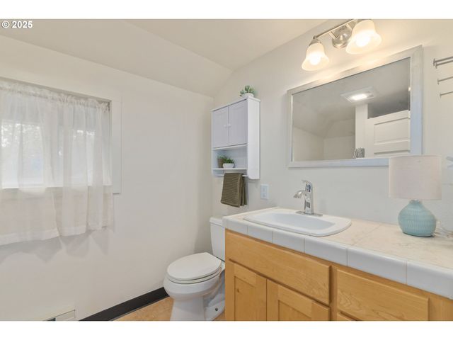 1492 PEARL St, Eugene, OR 97401