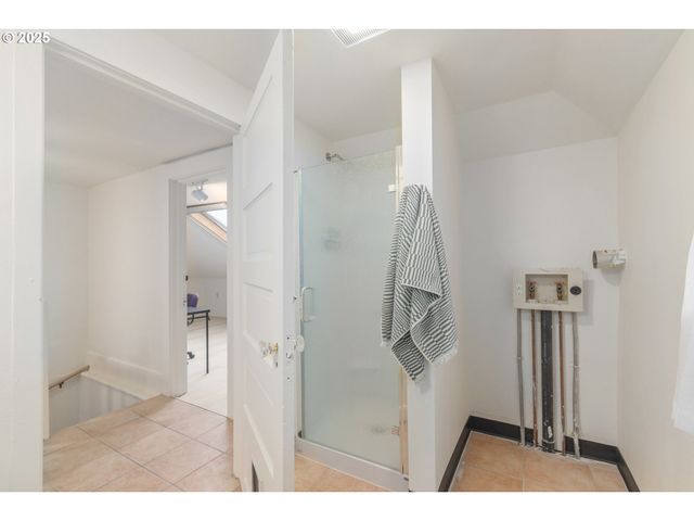 1492 PEARL St, Eugene, OR 97401