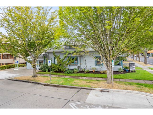 1492 PEARL St, Eugene, OR 97401