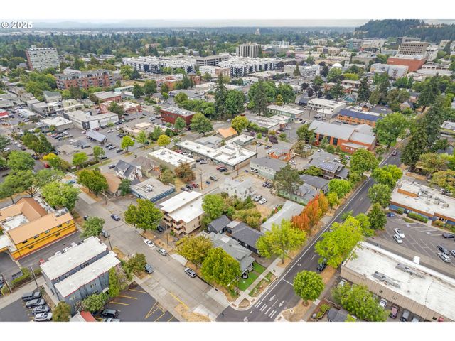 1492 PEARL St, Eugene, OR 97401
