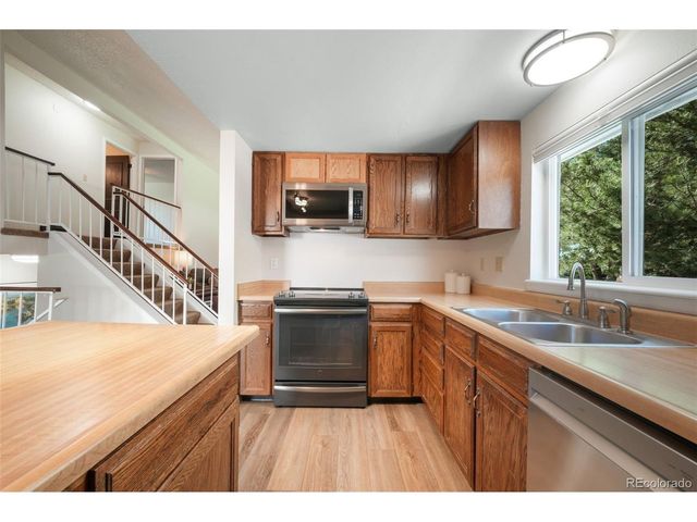 380 Winter Park Ln, Colorado Springs, CO 80919