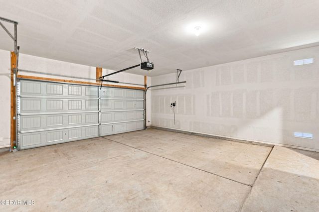 503 DUSK VIEW Street, Socorro, TX 79927